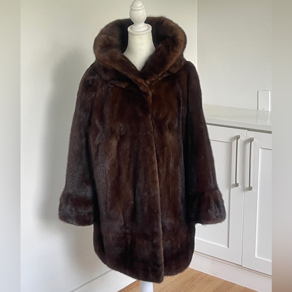 SOLD:Spectacular designer Mink coat with detailing on cuffs and shoulder. Size L - Picture 1 of 15